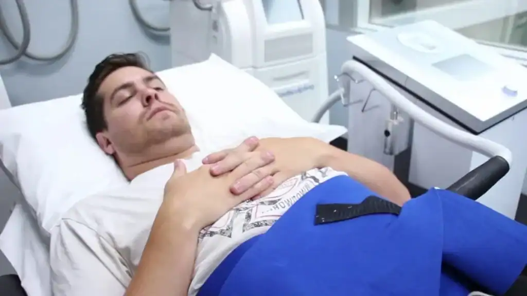 Transforming Bodies: Celebrity Success Stories and the Truth Behind Body Contouring 2 Image of male having body contouring Buxton treatment